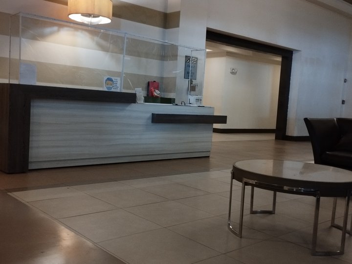 2-bedroom Condo For Sale in Mandaluyong Near Makati Avenue