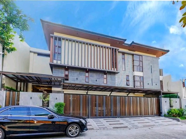 6-bedroom Multinational Village House For Sale