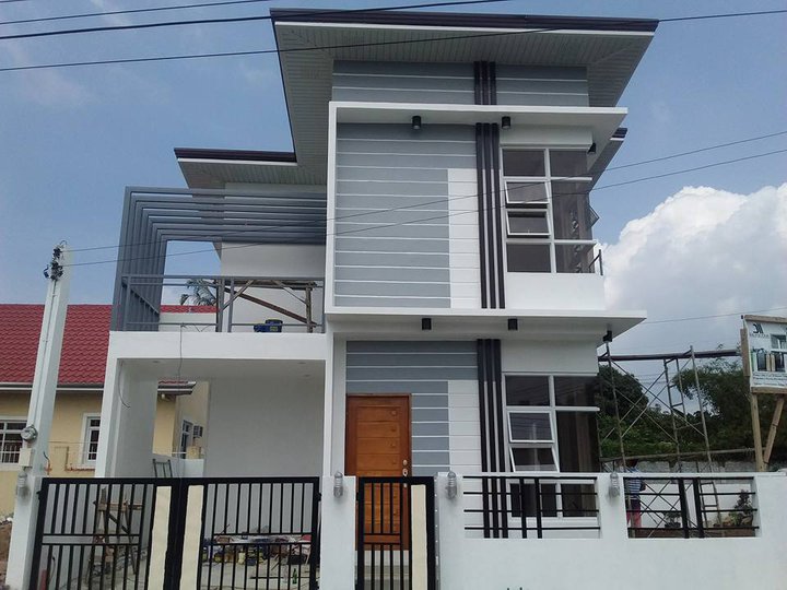 3 Bedroom house for sale in Tanauan City talisay-tagaytay rd.