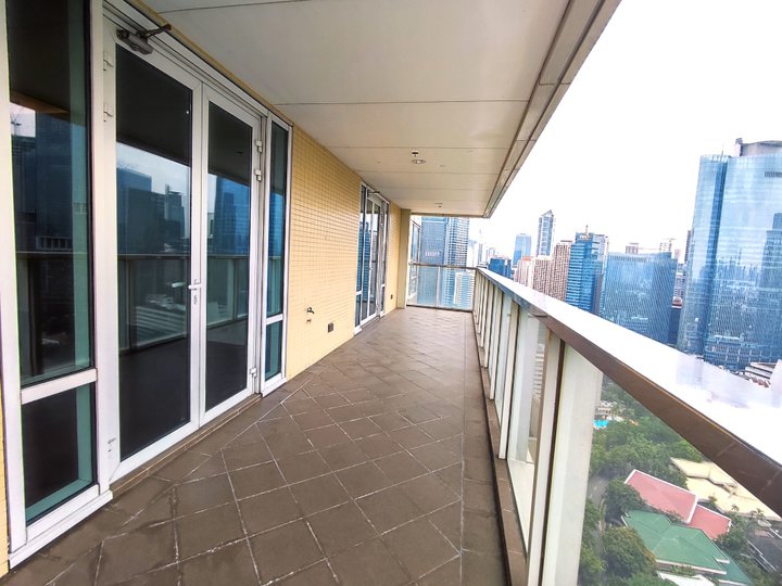 For Rent: Rare 4 Bedroom Unit with Balcony in Discovery Primea, Makati City