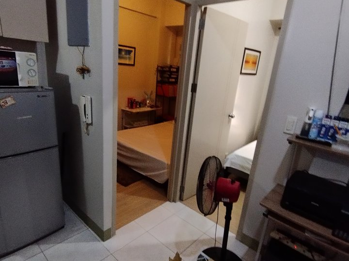 Mandaluyong 2-Bedroom Furnished Unit with Parking