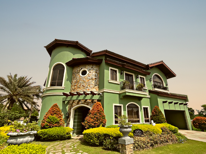 4-bedroom Single Detached House For Sale in Portofino Daang Hari