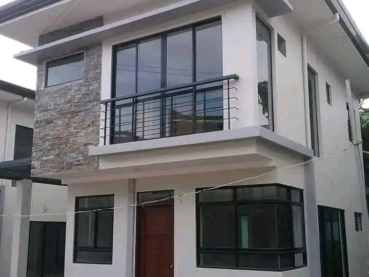 4-bedroom Single Detached House For Sale in Lapu-Lapu (Opon) Cebu