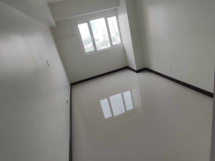 Condominium in pasay Ready for occupancy taft pasay gil puyat lrt station near arellano university