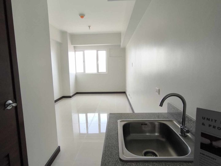 Condo in pasay ready for occupancy studio quantum residence