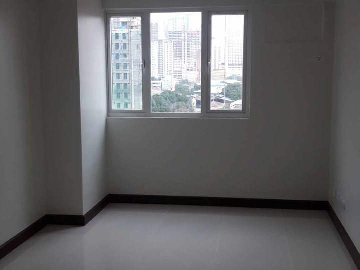 Ready for occupancy For sale condo in pasay bay area quantum
