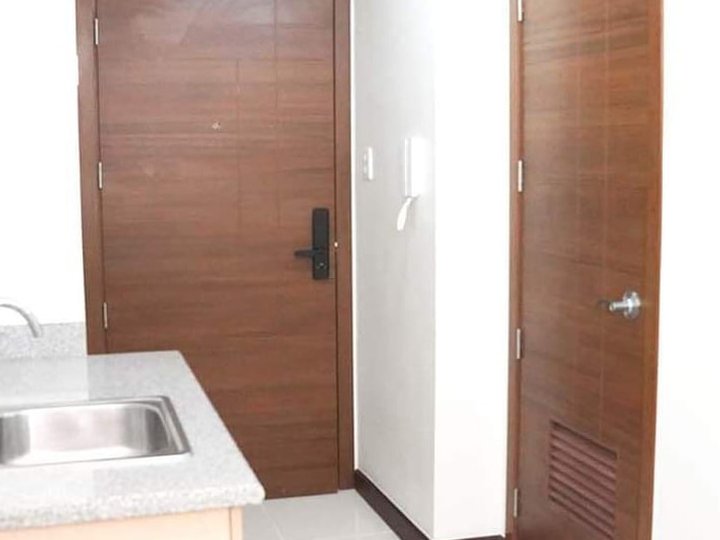 pre selling condo in pasay mall of asia macapagal