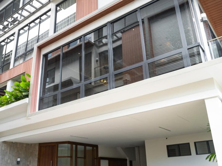 Ready For Occupancy 4-bedroom Townhouse For Sale in Manila