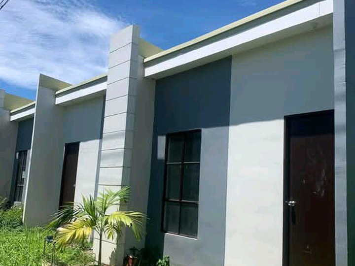 2 Combine units corner & inner, with a Big Vacant lot infront, along the Highway (Negotiable)