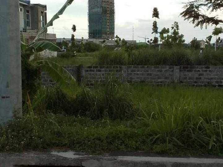 I'm selling 175sqm. 4.81M 10yrs to pay ,residential lot in Highway2000,Taytay Rizal 09759663299