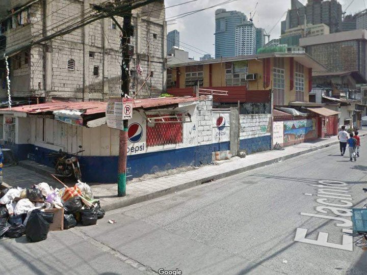 Building and vacant lot in Makati prime area for sale