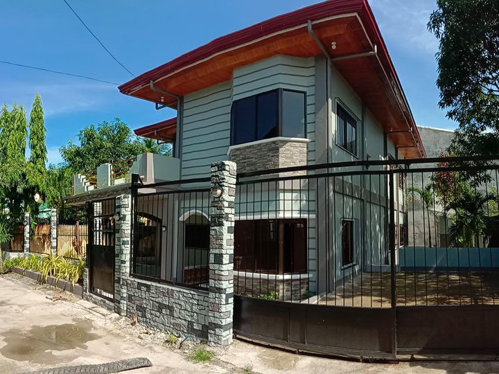 For Sale near Highway 6-bedroom Single Detached House in Mandaue Cebu