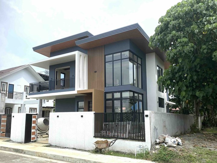 QUALITY BRAND NEW 4-Bed house for sale Riviera Golf Estate, Silang. ONLY P22m