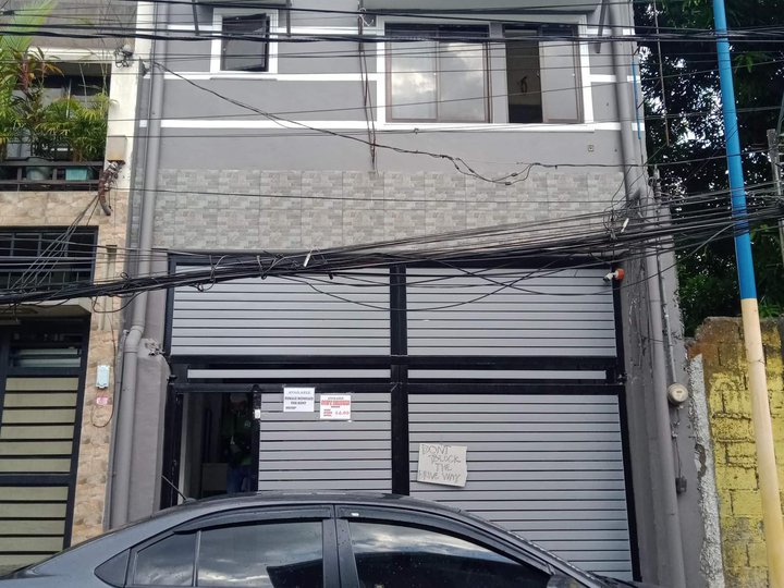 Building with 4 floors FOR SALE or FOR RENT at Mandaluyong City