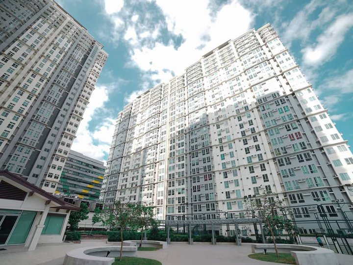San Lorenzo Place in Makati Rent to Own RFO Ready for Occupancy 2 Bedroom with 2 Toilet and Bath
