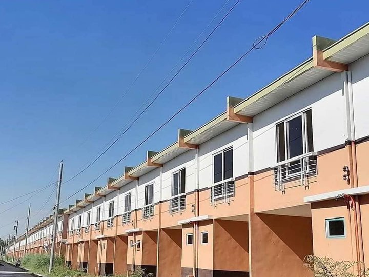 Townhouse Inner Unit For Sale in Rodriguez (Montalban)