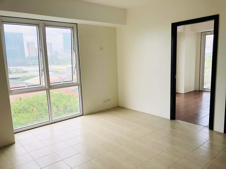 1BEDROOM Pet-Friendly RFO 25K Monthly San Lorezo Place In Makati Near at AIPORT BGC ORTIGAS Manila