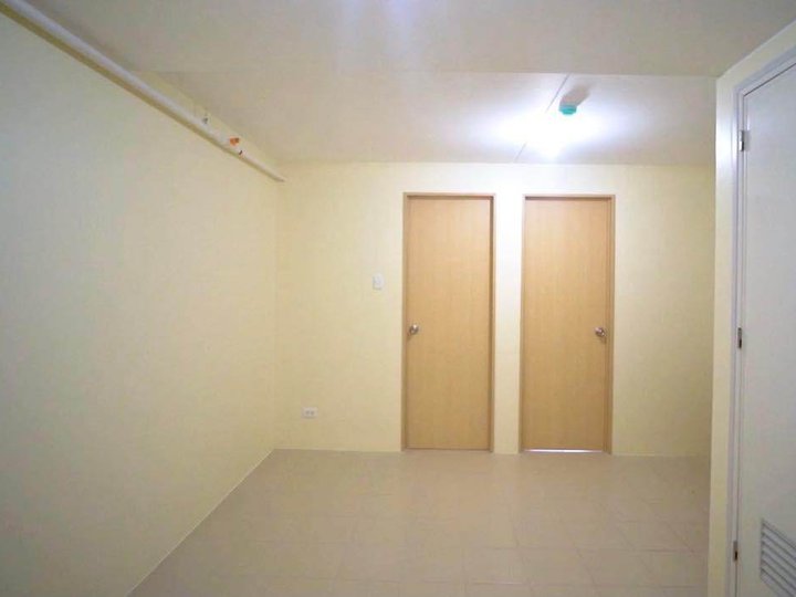 30.60 sqm( outer unit ) 2-bedroom Condo For Sale in Tondo Metro Manila