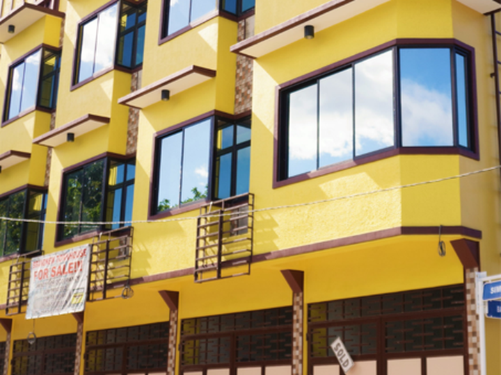 2 Car Garage Townhouse for Sale in Quezon City near Chinese General Ho
