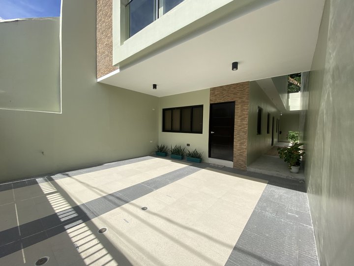 Modern Townhouse with Roof Deck for Sale in Marikina