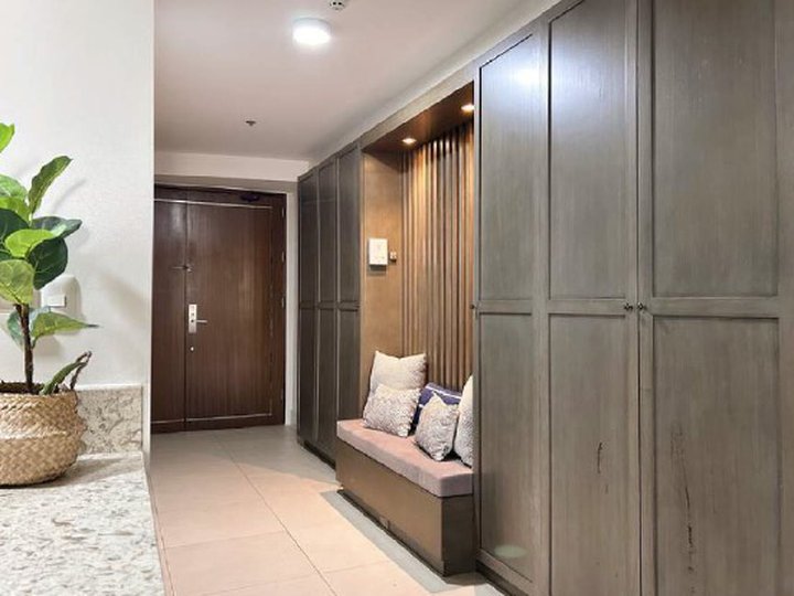 Botanika Nature Residences 3 Bedroom Condominium Unit For Sale at Alabang Muntinlupa City +