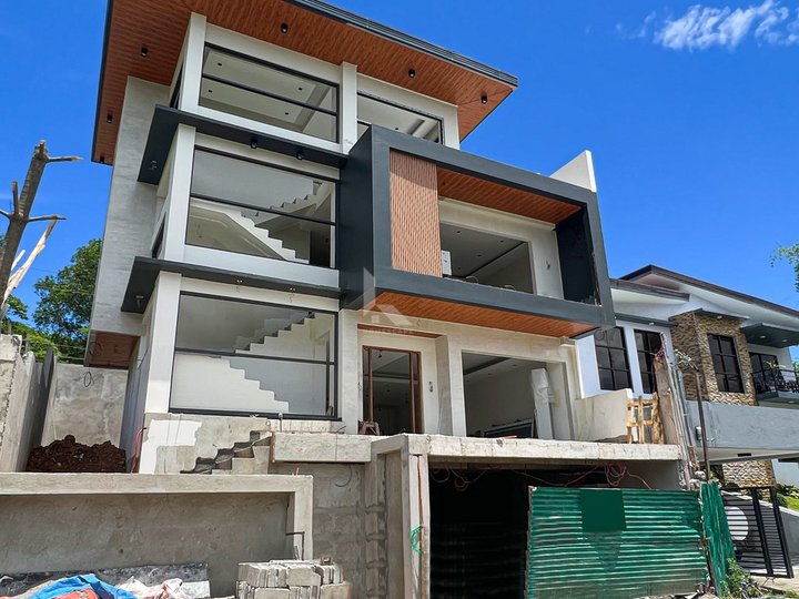 4BR Multi-level Modern Contemporary Home for Sale in Taytay Rizal