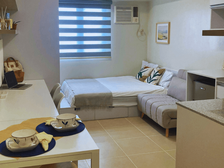 NEWLY RENOVATED FULLY FURNISHED 22 SQM STUDIO UNIT (TAFT DLSU AREA)