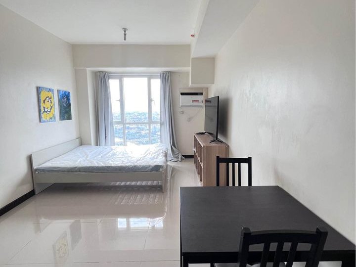 For Rent Studio @ Axis Residences Mandaluyong