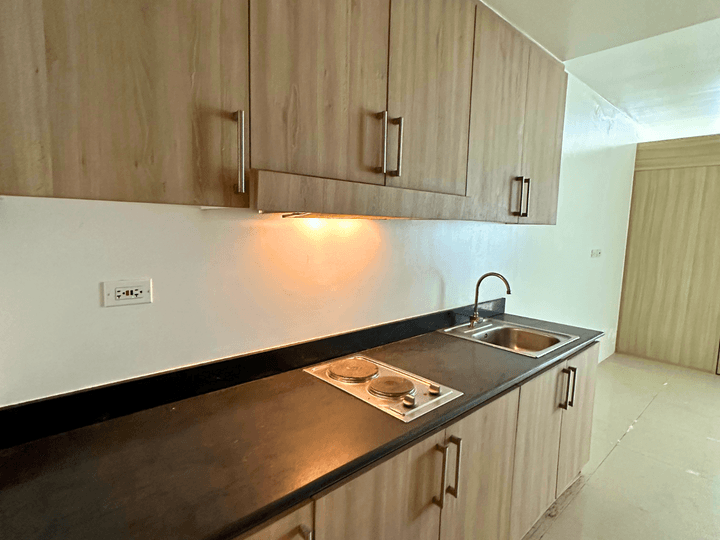 Semi-Furnished 1Bedroom Unit for Lease At SMDC Shore Residences