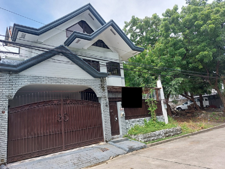 6-Bedroom House for Sale in Multinational Village Paranaque City