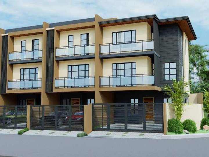 Pre Selling 3 Storey Townhouse near Town and Country