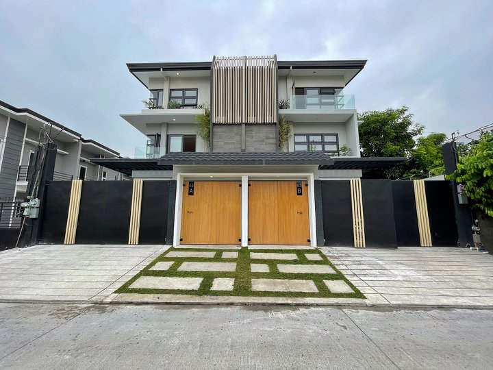 4-bedroom Duplex / Twin House For Sale in Taguig Metro Manila