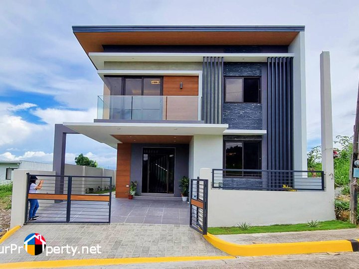 4-bedroom Single Detached House For Sale By Owner in Talisay Cebu