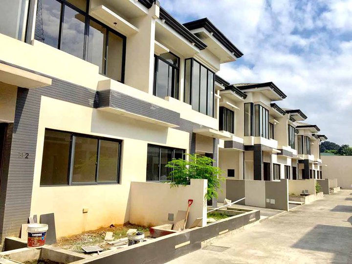 4 bedroom Townhouse For Sale in Commonwealth Quezon City