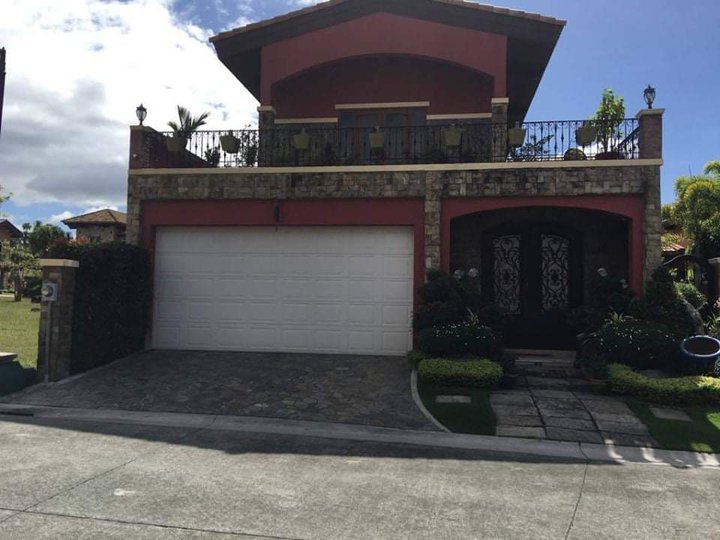 3-story House and Lot with Pool for sale in Almanza Dos Las Pinas