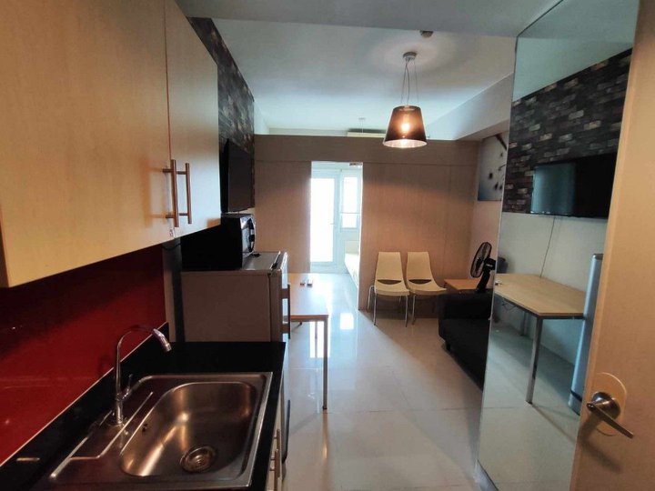 For Rent One Bedroom @ Grass Residences SM North EDSA