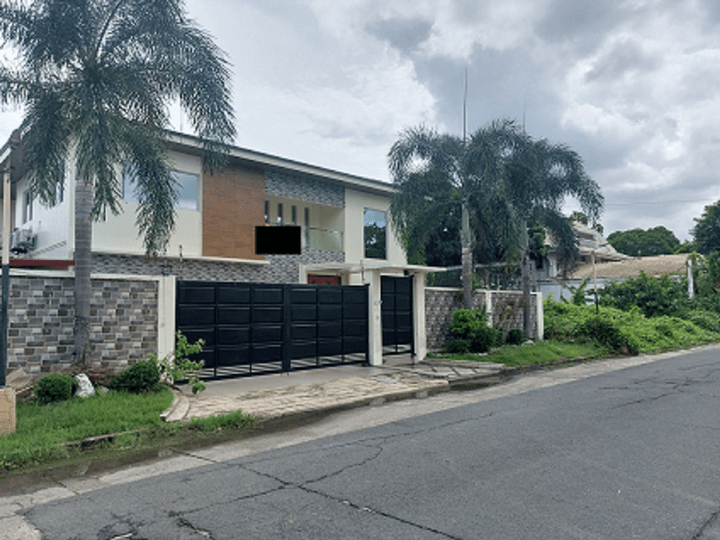 House for Sale in Multinational Village Brgy. Moonwalk Paranaque City