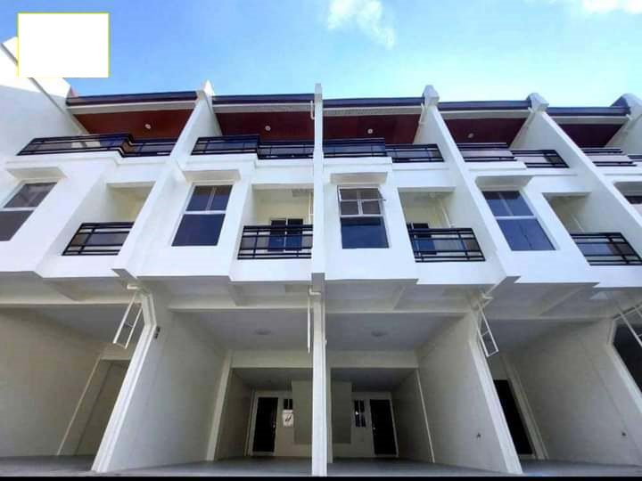 3 storey Townhouse for sale near Teachers Village Diliman Quezon City