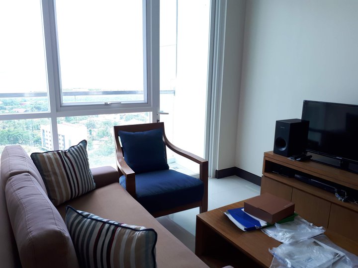 Fully Furnished 1BR Condo at 8 Newtown Boulevard, Cebu