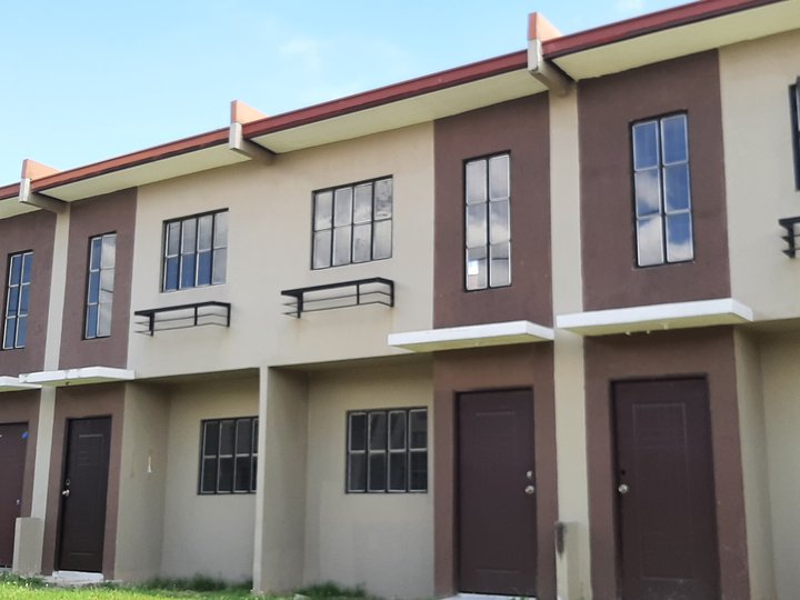 FOR SALE: RFO Townhouse Provision For 2bedrooms in Sto Tomas