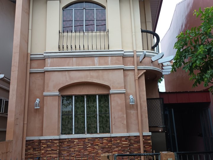 House and Lot For Sale in Las Piñas Metro Manila