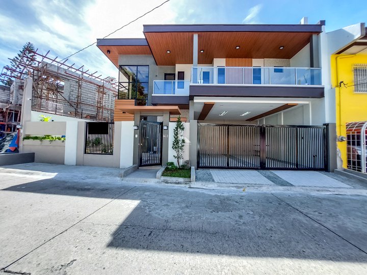 4-bedroom Single Detached House For Sale in Las Piñas Metro Manila