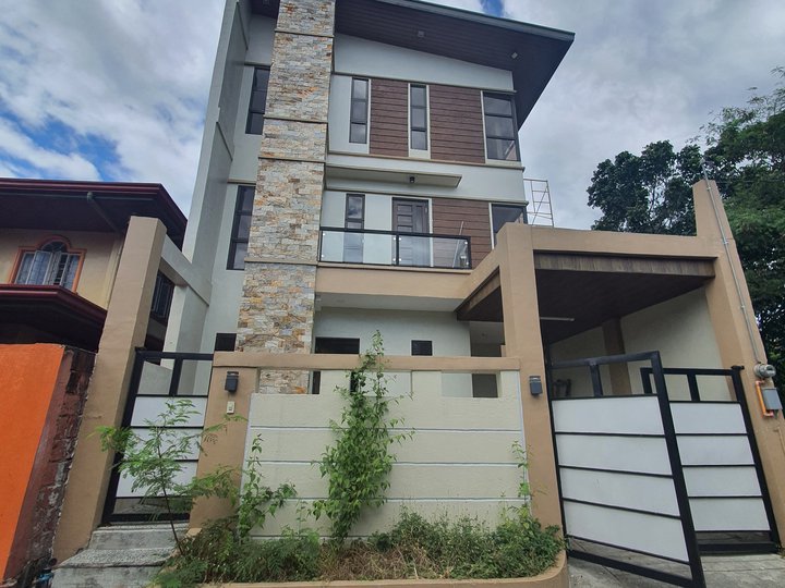 FOR SALE BRAND NEW 3-STOREY 3 BEDROOMS DUPLEX UNITS (MOVE-IN AGAD!)
