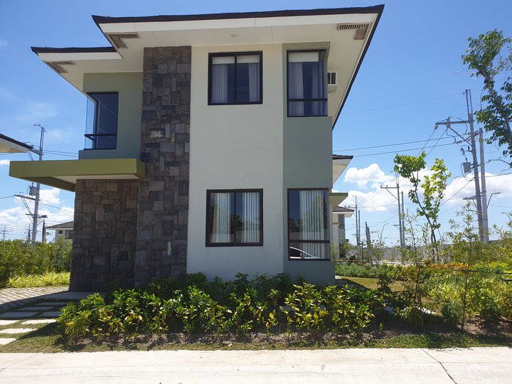 Pre selling Single Detached House For Sale in Vermosa Imus Cavite