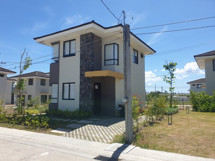 Pre selling Single Detached House For Sale in Vermosa Imus Cavite