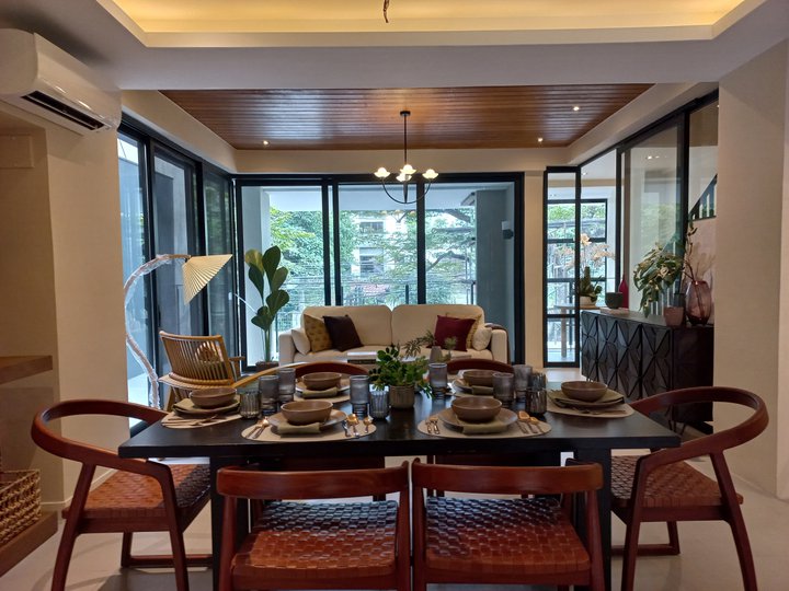 4-Sty RFO Fully Furnished Luxury Duplex near Horseshoe, Quezon City
