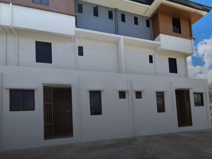 3storey Townhouse unit Near LIMA  with 3Br & 3 t & B
