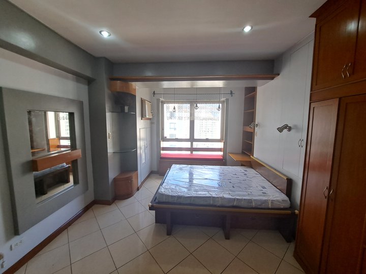 Studio type condo in the heart of Makati - Paseo Parkview
