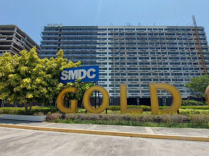 SMDC GOLD, PRE-SELLING CONDO For Sale ACROSS NAIA 1