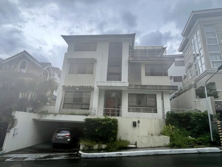 For Rent: 4 Bedroom 4BR House and Lot in McKinley Hill Village, Taguig City